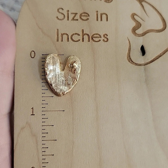 ABSTRACT HEART ENAMEL SWIRL EARRINGS - Picture 5 of 6